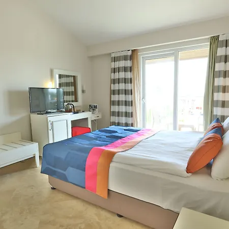 Crystal Boutique Comfort Collection - Adult Only Hotel *